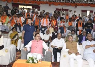 मुख्यमंत्री पुष्कर सिंह धामी ने प्रधानमंत्री नरेंद्र मोदी के मन की बात का 126वां एपिसोड सुना