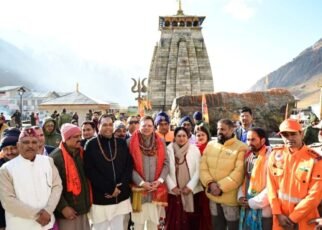 श्री केदारनाथ धाम के कपाट हुए बंद : मुख्यमंत्री पुष्कर सिंह धामी भी रहे मौजूद