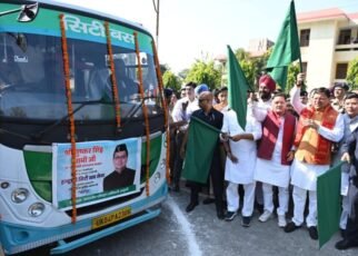 मुख्यमंत्री धामी ने किया हल्द्वानी सिटी बस सेवा का शुभारंभ