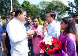 CM धामी ने प्रदेश के विभिन्न क्षेत्रों से आए लोगों ने भेंट कर उन्हें दीपावली की शुभकामनाएं दीं