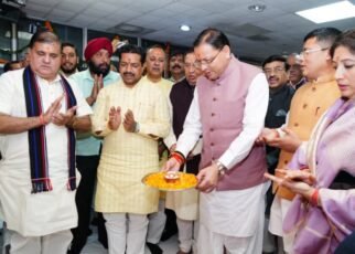 मुख्यमंत्री पुष्कर सिंह धामी भाजपा प्रदेश कार्यालय देहरादून में आयोजित दीपावली मिलन समारोह में हुए शामिल