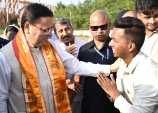 मुख्यमंत्री धामी ने सर्किट हाउस, हल्द्वानी में जनता से मुलाकात कर सुनी जनसमस्याएं