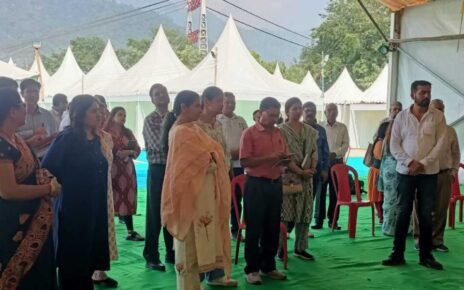 डीएम टिहरी ने सरस मेला की तैयारियों का लिया जायजा