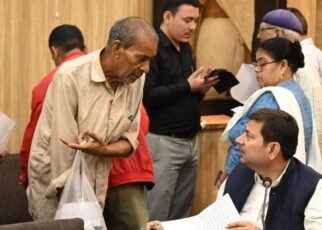 जनता दरबार में 134 फरियादें सुनीं, कई मामलों का मौके पर निस्तारण… 