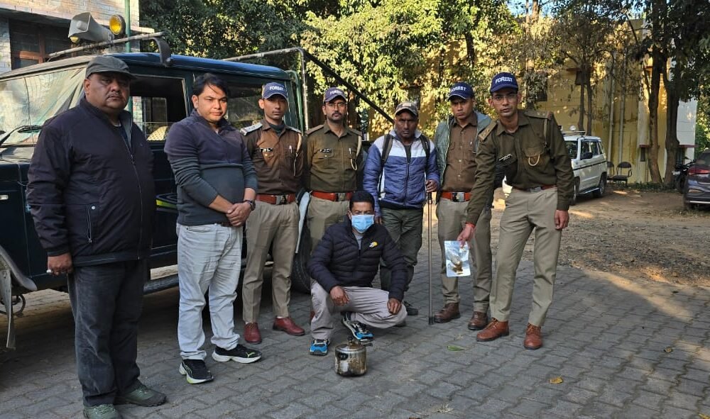 हिमालयन घुरल का अवैध शिकार करने वाले को पकड़ा