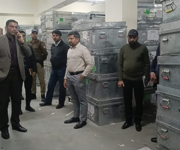 डीएम ने किया EVM–VVPAT वेयरहाउस का निर्धारित प्रोटोकॉल के अनुरूप त्रैमासिक निरीक्षण